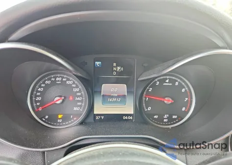 2015 Mercedes-Benz C 300 4Matic z USA, uszkodzony, nr VIN 55SWF4KB7FU005686